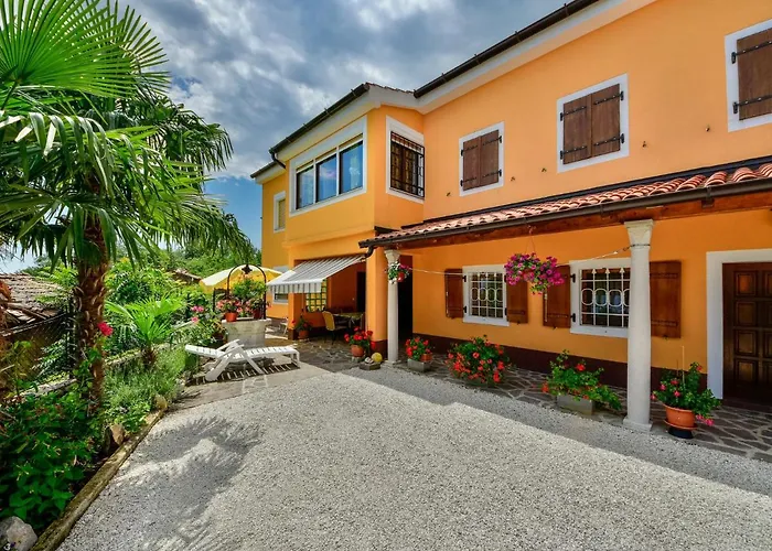 Karolina By Interhome Opric